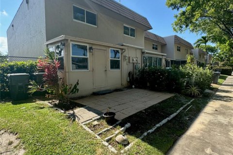 Adosado en venta en Hollywood, Florida, 2 dormitorios, 135.64 m2 № 1183528 - foto 3