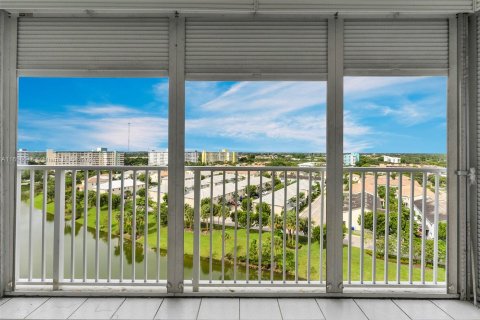 Condo in Hollywood, Florida, 1 bedroom  № 1356949 - photo 23