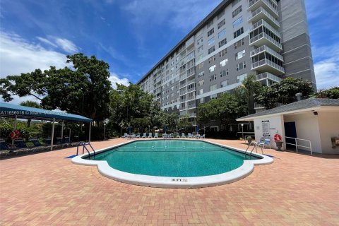 Condo in Hollywood, Florida, 1 bedroom  № 1356949 - photo 28