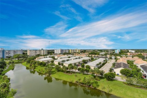 Copropriété à vendre à Hollywood, Floride: 1 chambre, 78.41 m2 № 1356949 - photo 2