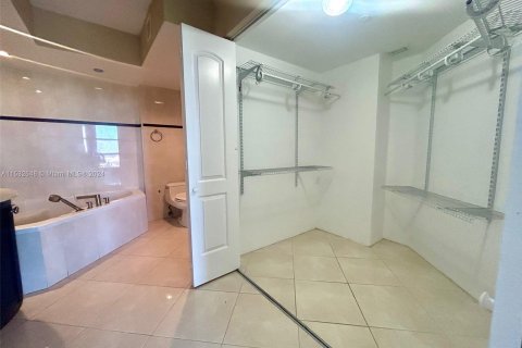 Condominio en venta en Aventura, Florida, 2 dormitorios, 109.72 m2 № 1006610 - foto 30