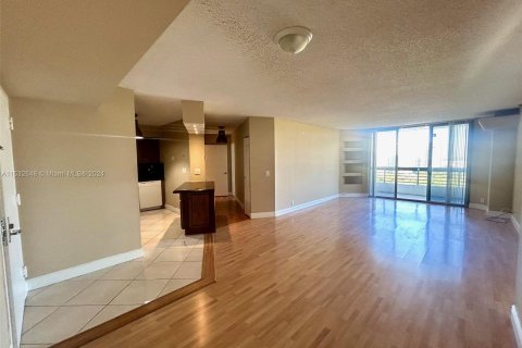 Condominio en venta en Aventura, Florida, 2 dormitorios, 109.72 m2 № 1006610 - foto 11