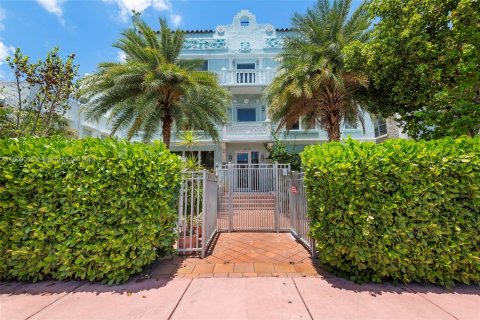 Copropriété à vendre à Miami Beach, Floride: 2 chambres, 88.44 m2 № 1209923 - photo 1