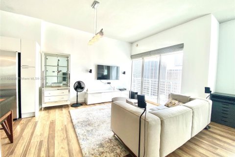 Condo in Miami, Florida, 1 bedroom  № 1355070 - photo 3