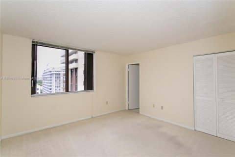 Condo in Coral Gables, Florida, 2 bedrooms  № 1355072 - photo 12