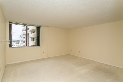 Condo in Coral Gables, Florida, 2 bedrooms  № 1355072 - photo 17