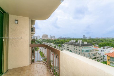 Condo in Coral Gables, Florida, 2 bedrooms  № 1355072 - photo 22