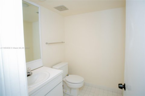 Condo in Coral Gables, Florida, 2 bedrooms  № 1355072 - photo 11