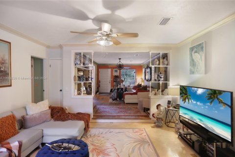 Casa en venta en Miami, Florida, 4 dormitorios, 205.59 m2 № 1401125 - foto 7