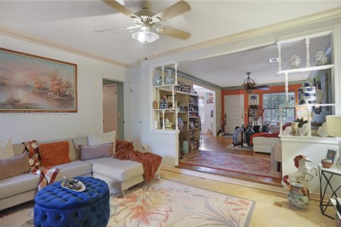 Casa en venta en Miami, Florida, 4 dormitorios, 205.59 m2 № 1401125 - foto 8