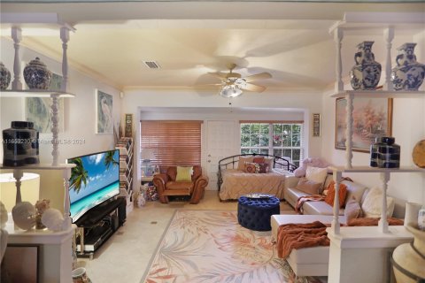 Casa en venta en Miami, Florida, 4 dormitorios, 205.59 m2 № 1401125 - foto 5