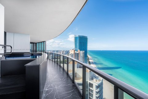 Condo in Sunny Isles Beach, Florida, 4 bedrooms  № 658562 - photo 18