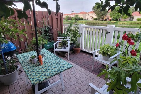 Townhouse in Homestead, Florida 2 bedrooms, 99.31 sq.m. № 1290760 - photo 27