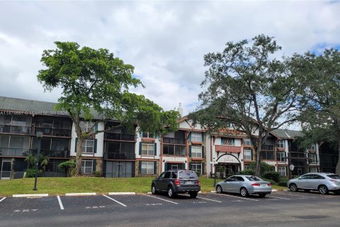 Condominio en venta en Lauderhill, Florida, 1 dormitorio, 74.32 m2 № 1117227 - foto 15