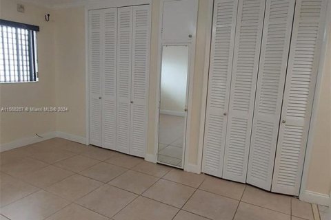 Condominio en venta en North Miami Beach, Florida, 2 dormitorios, 98.94 m2 № 1117312 - foto 13