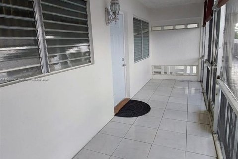 Condominio en venta en North Miami Beach, Florida, 2 dormitorios, 98.94 m2 № 1117312 - foto 10