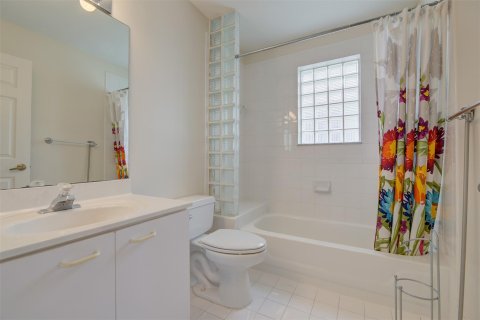 Townhouse in Hollywood, Florida 3 bedrooms, 162.39 sq.m. № 913122 - photo 5