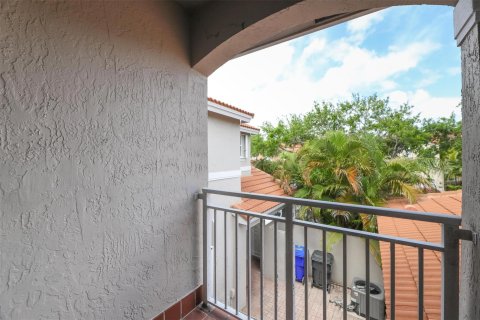 Townhouse in Hollywood, Florida 3 bedrooms, 162.39 sq.m. № 913122 - photo 30