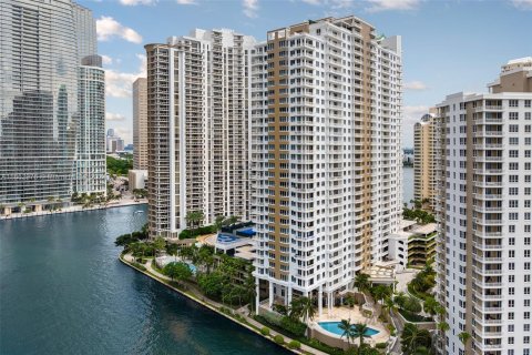 Condo in Miami, Florida, 1 bedroom  № 1372544 - photo 19