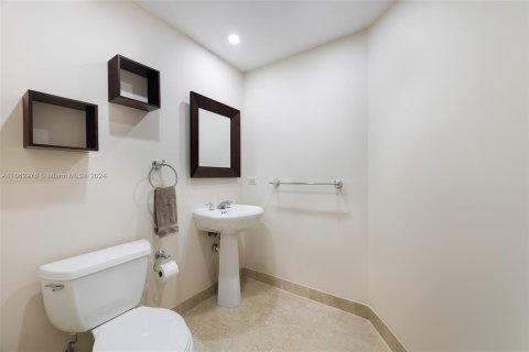 Condominio en venta en Miami, Florida, 1 dormitorio, 80.17 m2 № 1372544 - foto 11