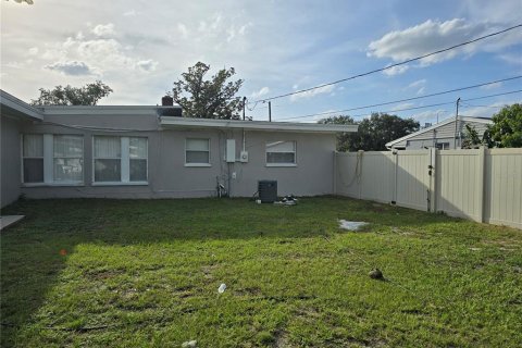 Casa en venta en Orlando, Florida, 4 dormitorios, 136.75 m2 № 1386955 - foto 10