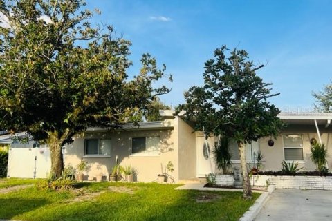 Casa en venta en Orlando, Florida, 4 dormitorios, 136.75 m2 № 1386955 - foto 1