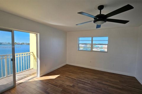 Condominio en venta en Key West, Florida, 1 dormitorio, 62.43 m2 № 912624 - foto 2