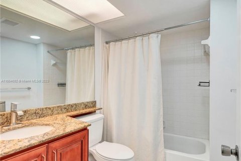 Condominio en venta en Pembroke Pines, Florida, 2 dormitorios, 110.74 m2 № 912623 - foto 13
