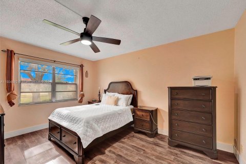 Copropriété à vendre à Pembroke Pines, Floride: 2 chambres, 110.74 m2 № 912623 - photo 21