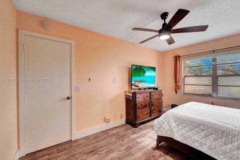 Condominio en venta en Pembroke Pines, Florida, 2 dormitorios, 110.74 m2 № 912623 - foto 24