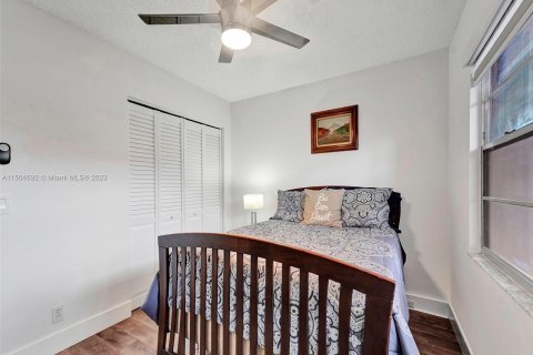 Copropriété à vendre à Pembroke Pines, Floride: 2 chambres, 110.74 m2 № 912623 - photo 10