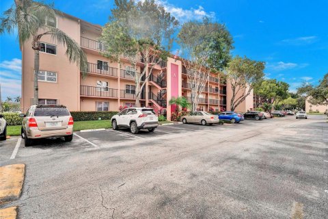 Condominio en venta en Pembroke Pines, Florida, 2 dormitorios, 110.74 m2 № 912623 - foto 2