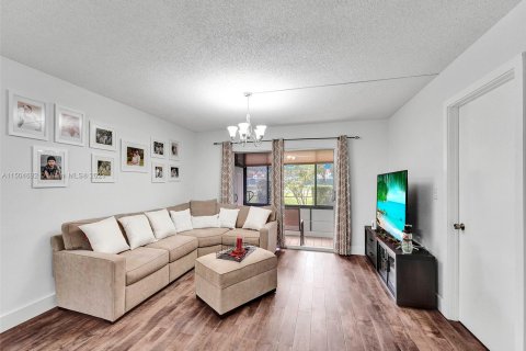 Condominio en venta en Pembroke Pines, Florida, 2 dormitorios, 110.74 m2 № 912623 - foto 18