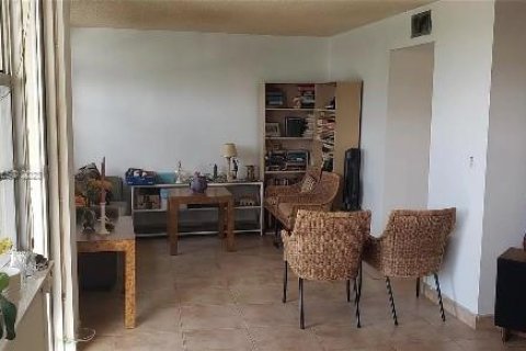 Condo in Sunny Isles Beach, Florida, 1 bedroom  № 912717 - photo 4