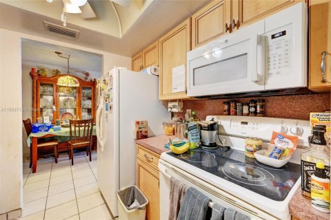 Casa en venta en Tamarac, Florida, 2 dormitorios, 93.09 m2 № 912671 - foto 6