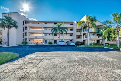 Copropriété à vendre à North Fort Myers, Floride: 2 chambres, 113.53 m2 № 1374100 - photo 1