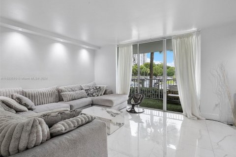 Copropriété à vendre à Aventura, Floride: 2 chambres, 154.78 m2 № 1269703 - photo 8