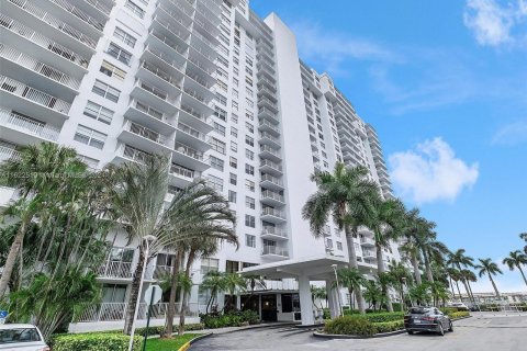 Condominio en venta en Aventura, Florida, 2 dormitorios, 154.78 m2 № 1269703 - foto 1