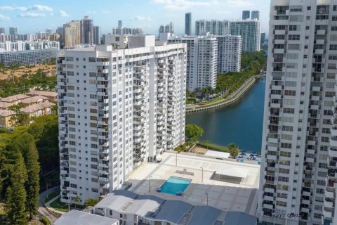 Condominio en venta en Aventura, Florida, 1 dormitorio, 82.4 m2 № 1269705 - foto 6