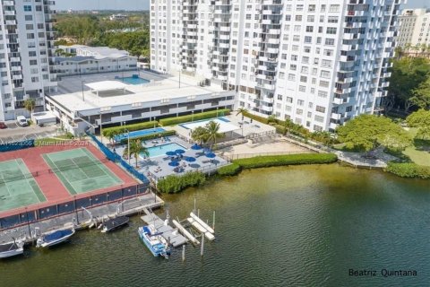 Copropriété à vendre à Aventura, Floride: 1 chambre, 82.4 m2 № 1269705 - photo 7