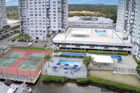 Condo in Aventura, Florida, 1 bedroom  № 1269705 - photo 22