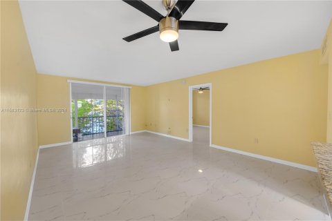 Copropriété à vendre à Aventura, Floride: 1 chambre, 71.35 m2 № 1168011 - photo 2