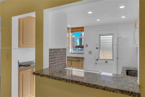 Copropriété à vendre à Aventura, Floride: 1 chambre, 71.35 m2 № 1168011 - photo 12