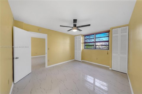 Copropriété à vendre à Aventura, Floride: 1 chambre, 71.35 m2 № 1168011 - photo 8