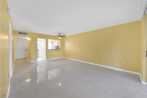 Copropriété à vendre à Aventura, Floride: 1 chambre, 71.35 m2 № 1168011 - photo 4