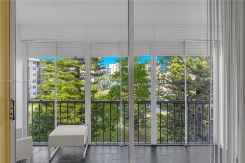 Condo in Aventura, Florida, 1 bedroom  № 1168011 - photo 18