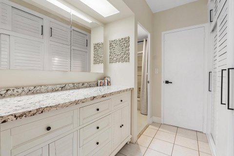 Condo in Fort Lauderdale, Florida, 2 bedrooms  № 945091 - photo 17