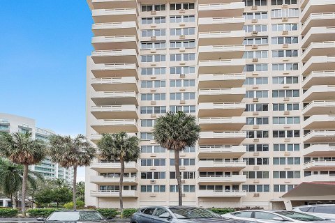 Condo in Fort Lauderdale, Florida, 2 bedrooms  № 945091 - photo 1