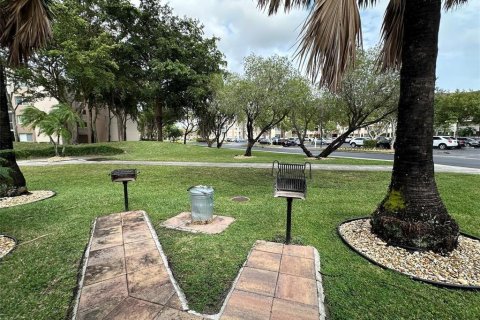 Condominio en venta en Tamarac, Florida, 2 dormitorios, 112.88 m2 № 1096536 - foto 11