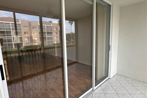 Condominio en venta en Tamarac, Florida, 2 dormitorios, 112.88 m2 № 1096536 - foto 29